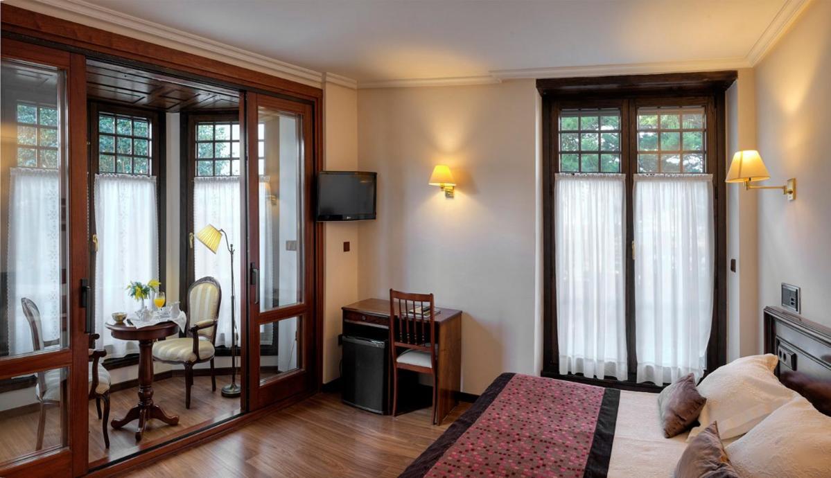 Palacio Arias Navia Ngoại thất bức ảnh