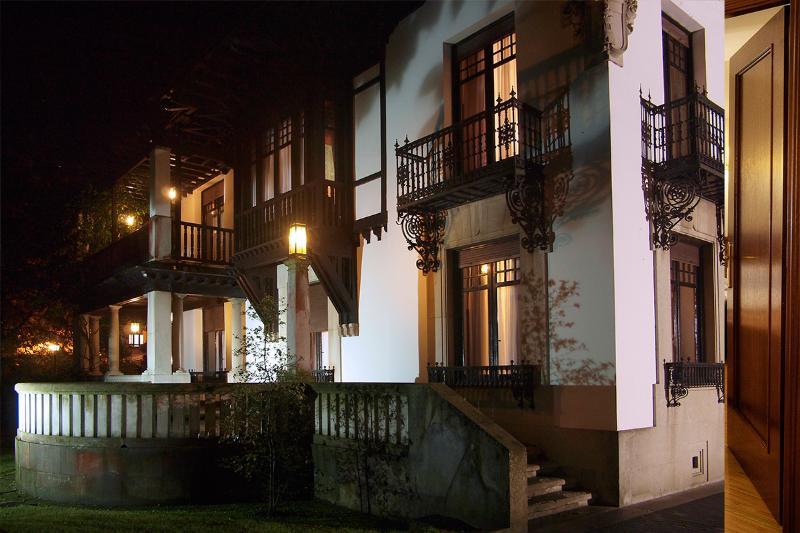 Palacio Arias Navia Ngoại thất bức ảnh